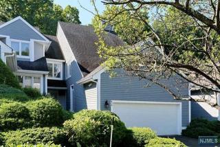 436 Windham Ct, Wyckoff, NJ 07481-3424