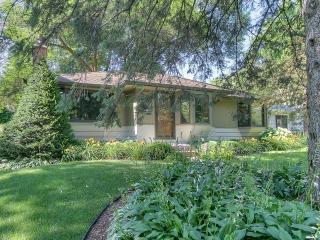 2911 54th St, Minneapolis, MN 55410-2424