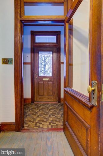 827 Walnut St, Lancaster PA  17602-2436 exterior