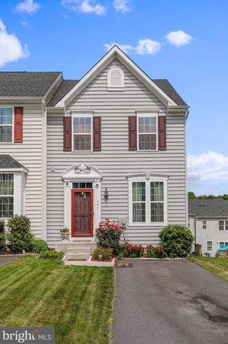 171 Norwood Dr, Falling Waters, WV 25419-0079