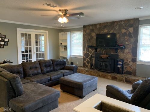 227 Markwood Dr, Warner Robins, GA 31093-1627
