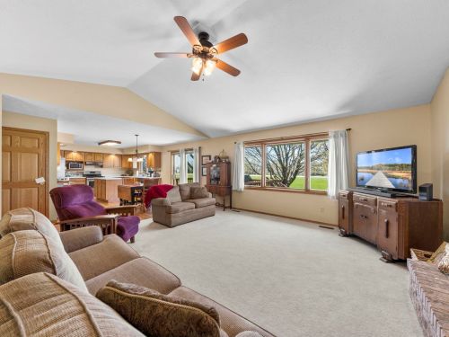 1315 Yorkshire Dr, Sycamore IL  60178-3236 exterior