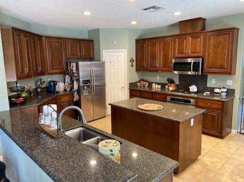 3413 Vancouver Dr, Modesto, CA 95355-9752