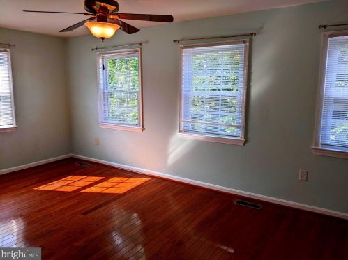 8069 Powderbrook Ln, Springfield VA  22153-2927 exterior