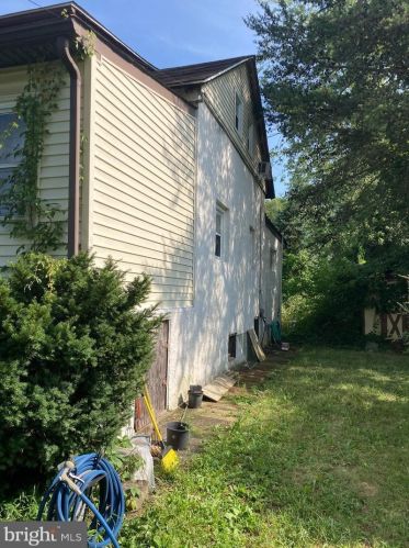 242 Cedar Ave, Blenheim, NJ 08012-4027