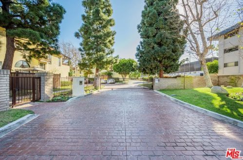 4484 Emerald St, Torrance, CA 90503-3027