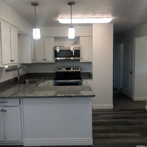 5875 2550, Roy, UT 84067-3207