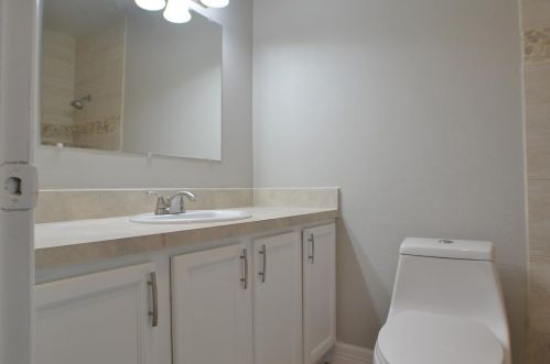 2006 Brentwood Ln, Carrollton TX exterior