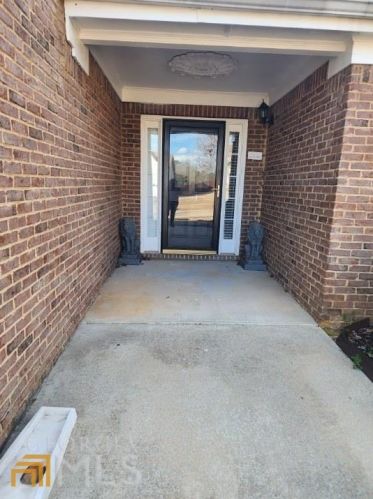 307 Southgate Dr, Locust Grove, GA 30248-4237