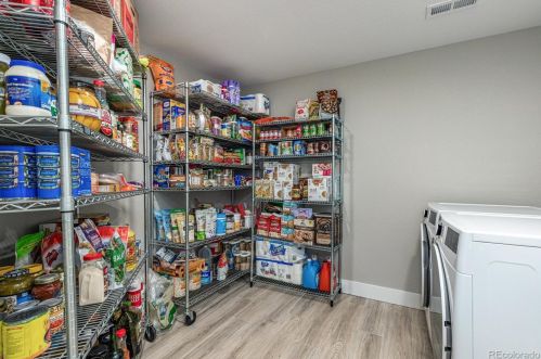 27938 Clifton Pl, Denver CO  80016 exterior