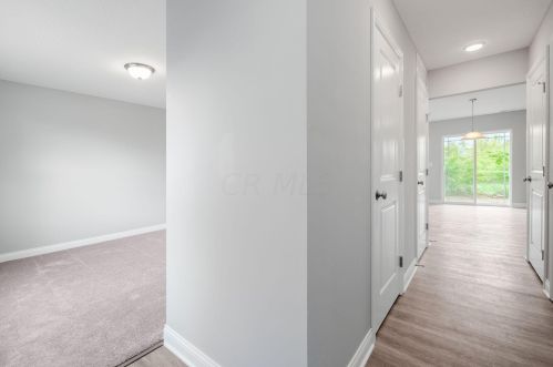 288 Hampton Trl, Springfield, OH 45502-8495
