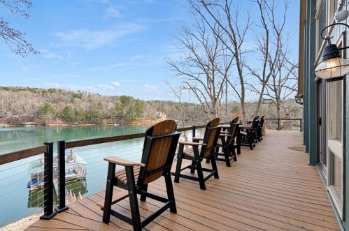 233 Holly Dr, Dawsonville, GA 30534-5728