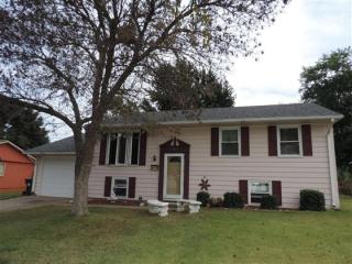1718 Heisel Ave, Pekin, IL 61554-1921