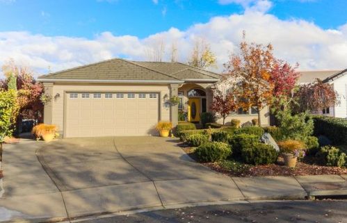 701 Eastridge Dr, Medford, OR 97504-8920