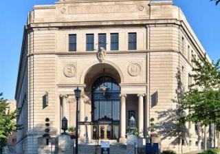 430 Oak Grove St, Minneapolis MN  55403-3253 exterior