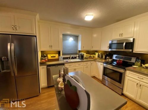 263 Ridgewood Ln, Hartwell, GA 30643-6518