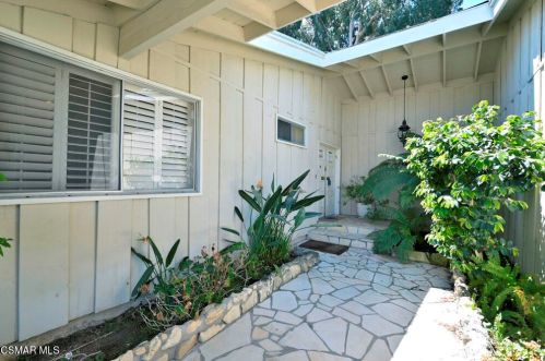3523 Westfall Dr, Van Nuys, CA 91436-4151