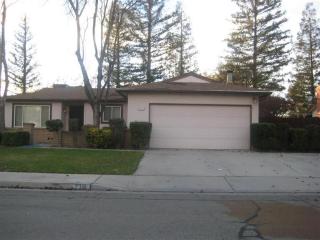 2316 Acacia Ave, Clovis, CA 93612-4045