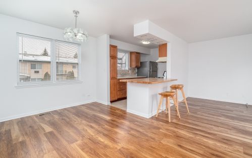 9014 Abbey Ln, Des Plaines, IL 60016-5063