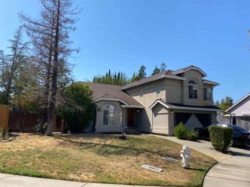 5614 Laguna Park Dr, Elk Grove, CA 95758-5345