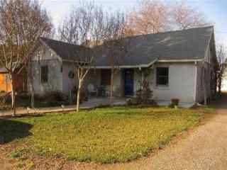 208 Holland Ave, Fresno, CA 93704-3500