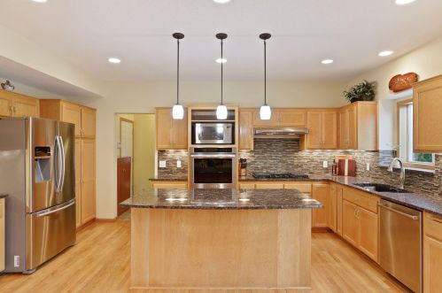 2915 Eagle Valley Dr, Saint Paul MN  55129-4266 exterior
