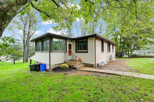 14 Sharon Ct, Dover NJ  07869-2607 exterior