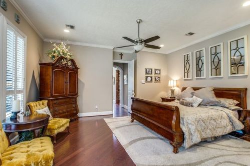 2 Wedgewood Blvd, Conroe TX  77304-1349 exterior