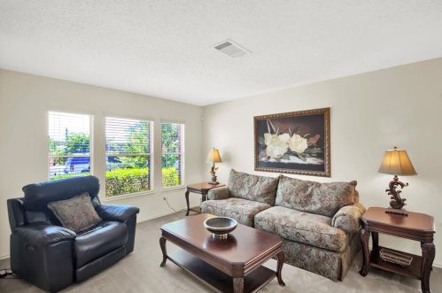 1423 Bradbury Ln, Austin TX  78753-7303 exterior