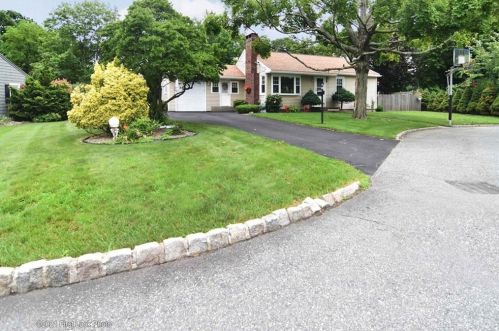 6 Tropical Ct, Warwick, RI 02886-2132