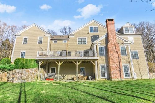 14 Powder Horn Hill Rd, Wilton CT  06897-3121 exterior