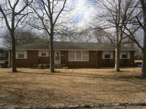 306 Dellwood Dr, Lebanon, TN 37087-3807