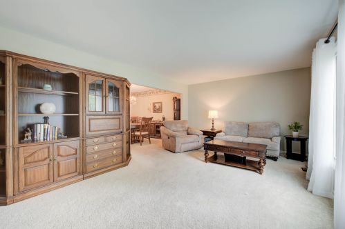 929 Manchester St, Naperville IL  60563-2133 exterior