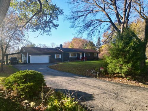 9419 Elm Ln, Bull Valley, IL 60014-4822