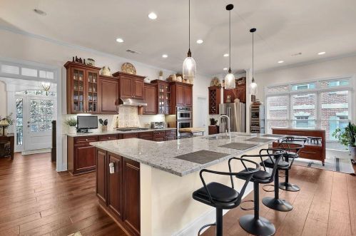 2282 Briarcliff Cmns, Atlanta GA  30345-2173 exterior