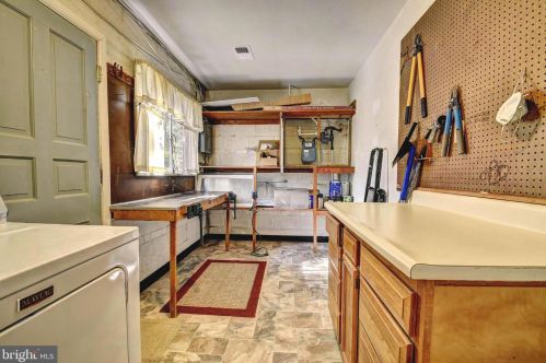 5400 Kempsville St, Springfield VA  22151-3110 exterior