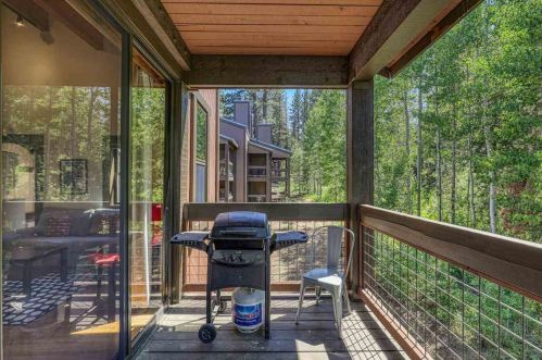 3069 Silver Strike, Truckee CA  96161-4207 exterior