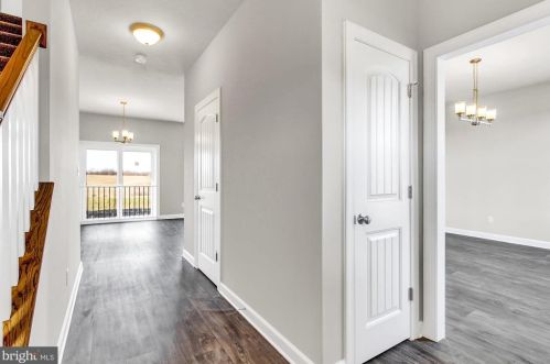 1962 Noss Rd, York, PA 17408-8992