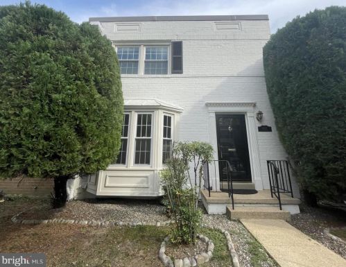 8407 Willow Forge Rd, Springfield, VA 22152-1725