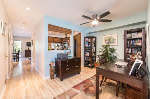 1041 Talbots Ln, Elk Grove Vlg, IL 60007-7110