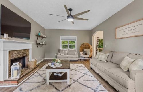 842 Eagle Glen Xing, Holly Springs GA  30189-6958 exterior
