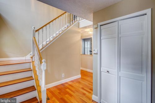 4 Piney Point Pl, Erial, NJ 08081-4333