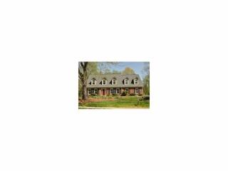 240 Willow Glenn Dr, Marietta, GA 30068-5107