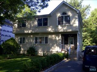 56 Belmar St, Demarest, NJ 07627-1519