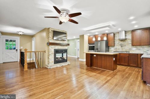 3903 Ivydale Dr, Annandale, VA 22003-2008