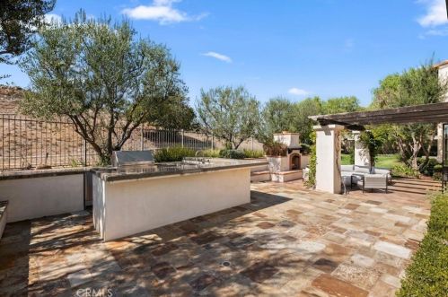 22 Black Falcon, Irvine CA  92603-0420 exterior