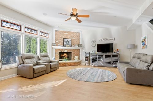702 French Way, Mount Prospect, IL 60056-2209
