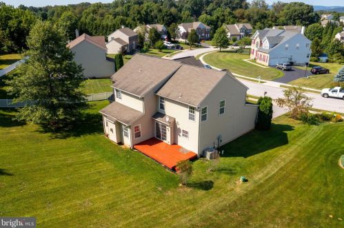 735 Clydesdale Dr, York, PA 17402-7591