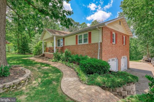3401 Messersmith Rd, York, PA 17408-8896