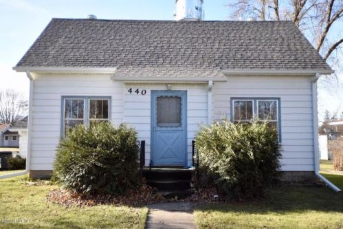 440 2nd Ave, Wanamingo, MN 55983-1427